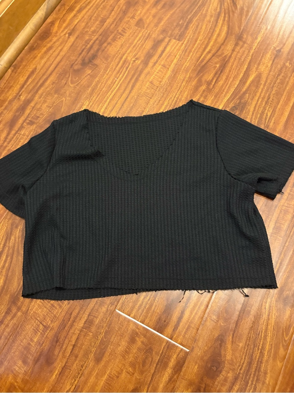 Black Ribbed V-Neck Cropped Top